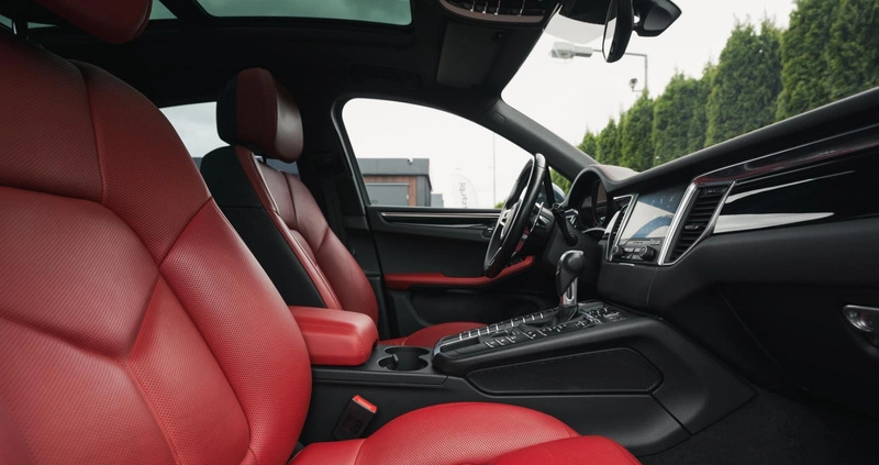 Porsche Macan cena 159999 przebieg: 127366, rok produkcji 2017 z Wojkowice małe 742